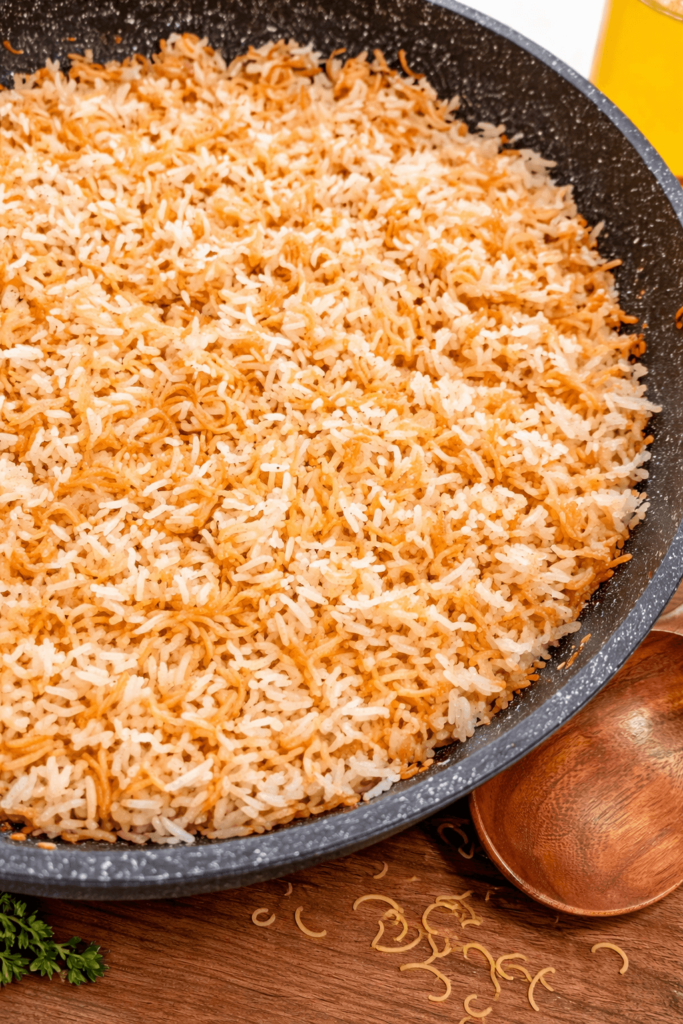 A pot with Fluffy Egyptian rice with vermicelli.