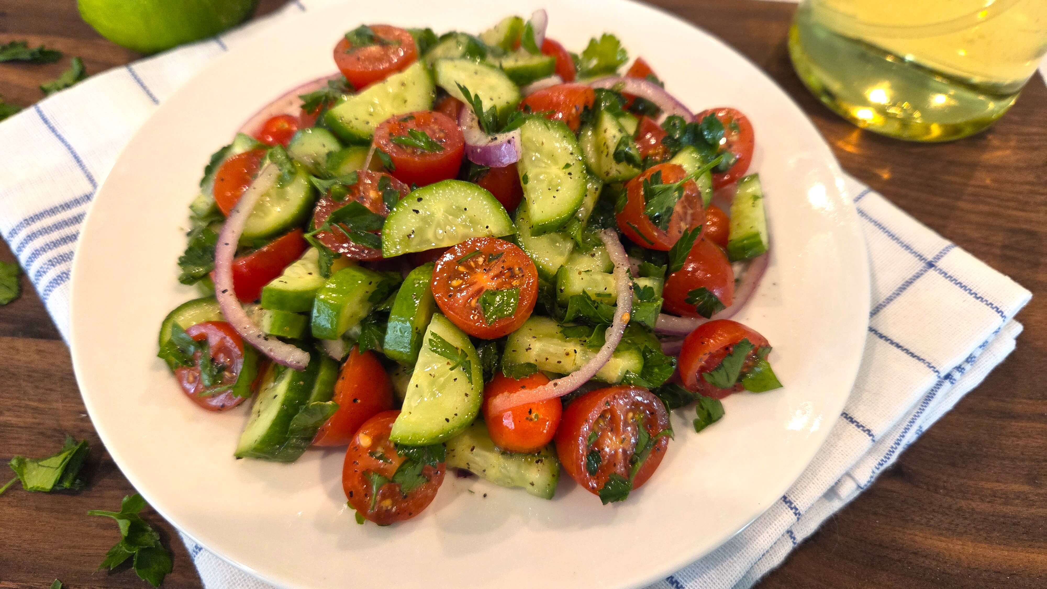 Easy Mediterranean Cucumber Tomato Salad Recipe (10 Minutes)