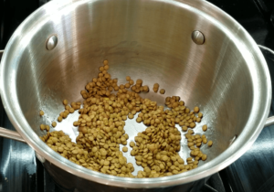 preparing lentils for easy homemade Egyptian koshari recipe