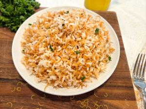 Egyptian rice with vermicelli served in a plate