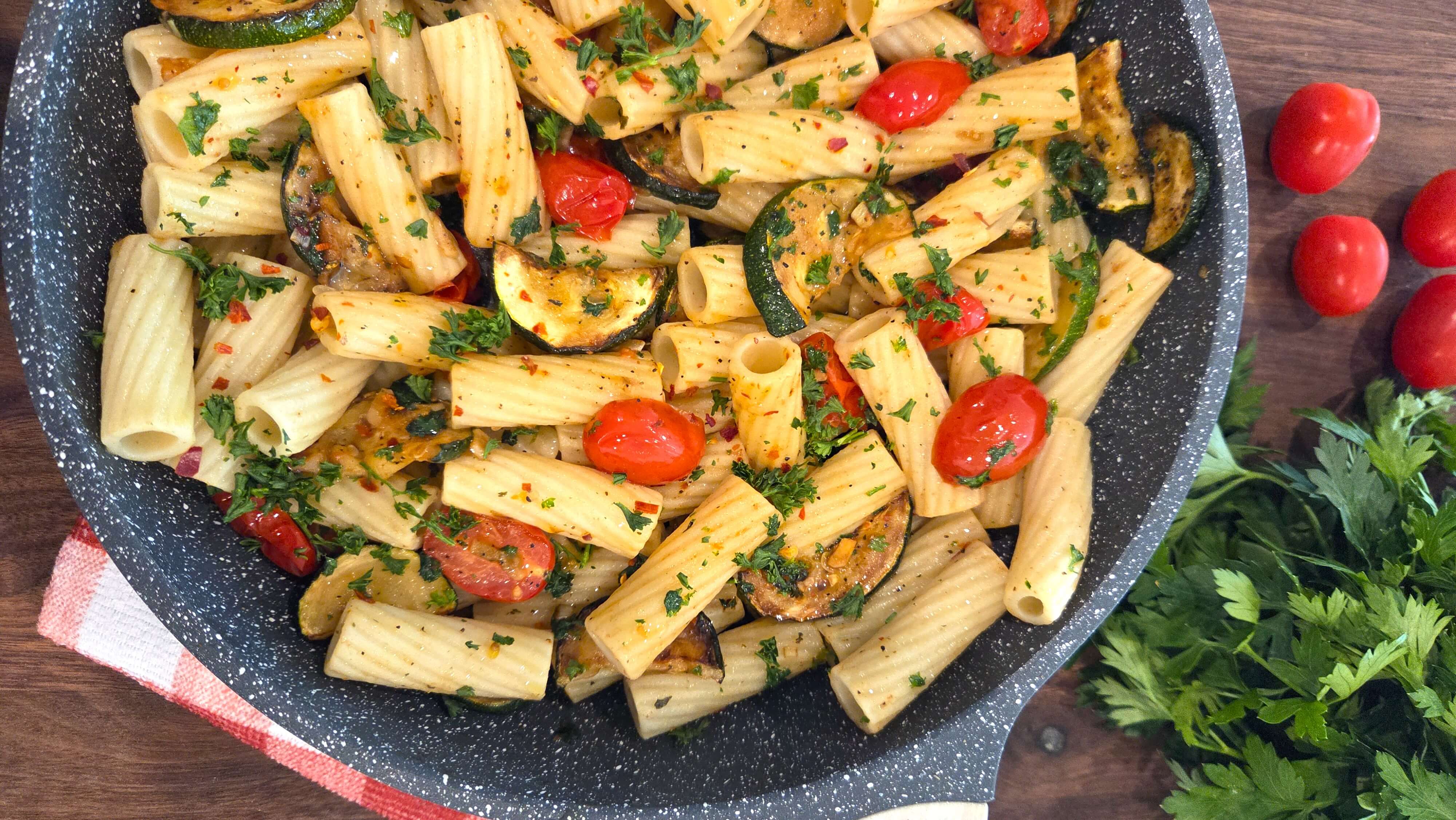 Easy Zucchini and Cherry Tomato Pasta