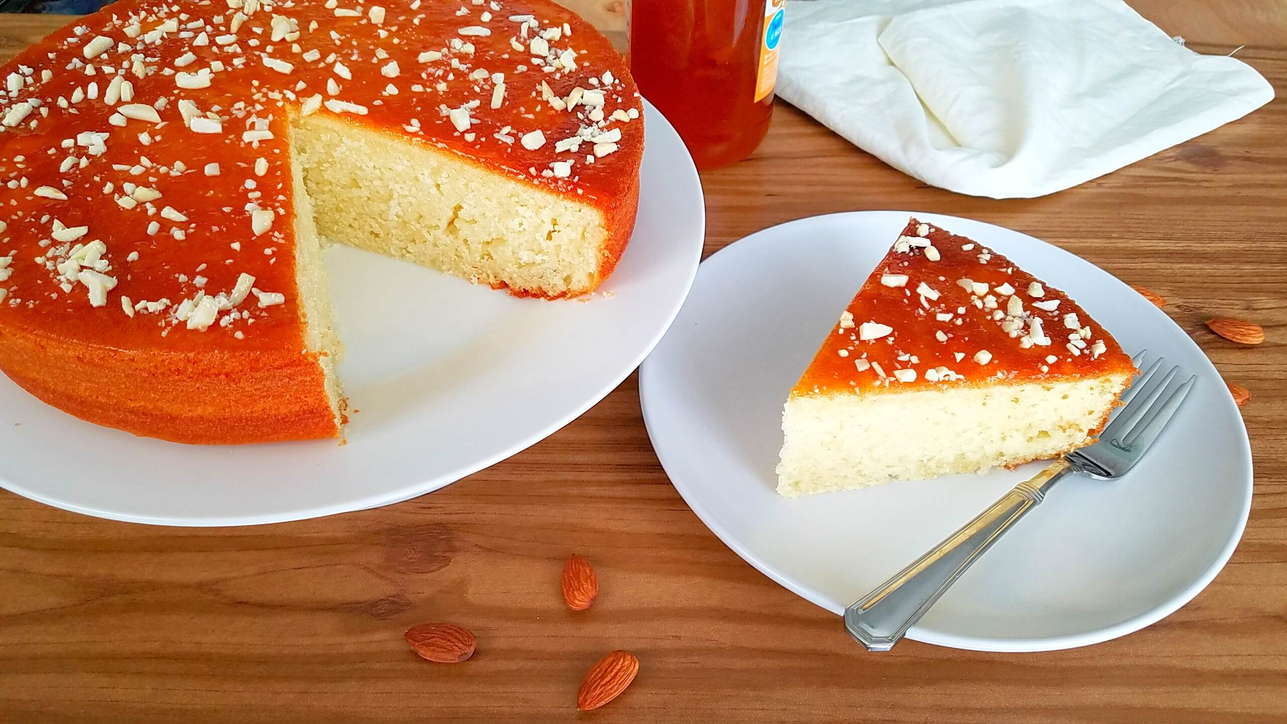Easy Moroccan Apricot Cake with Milk