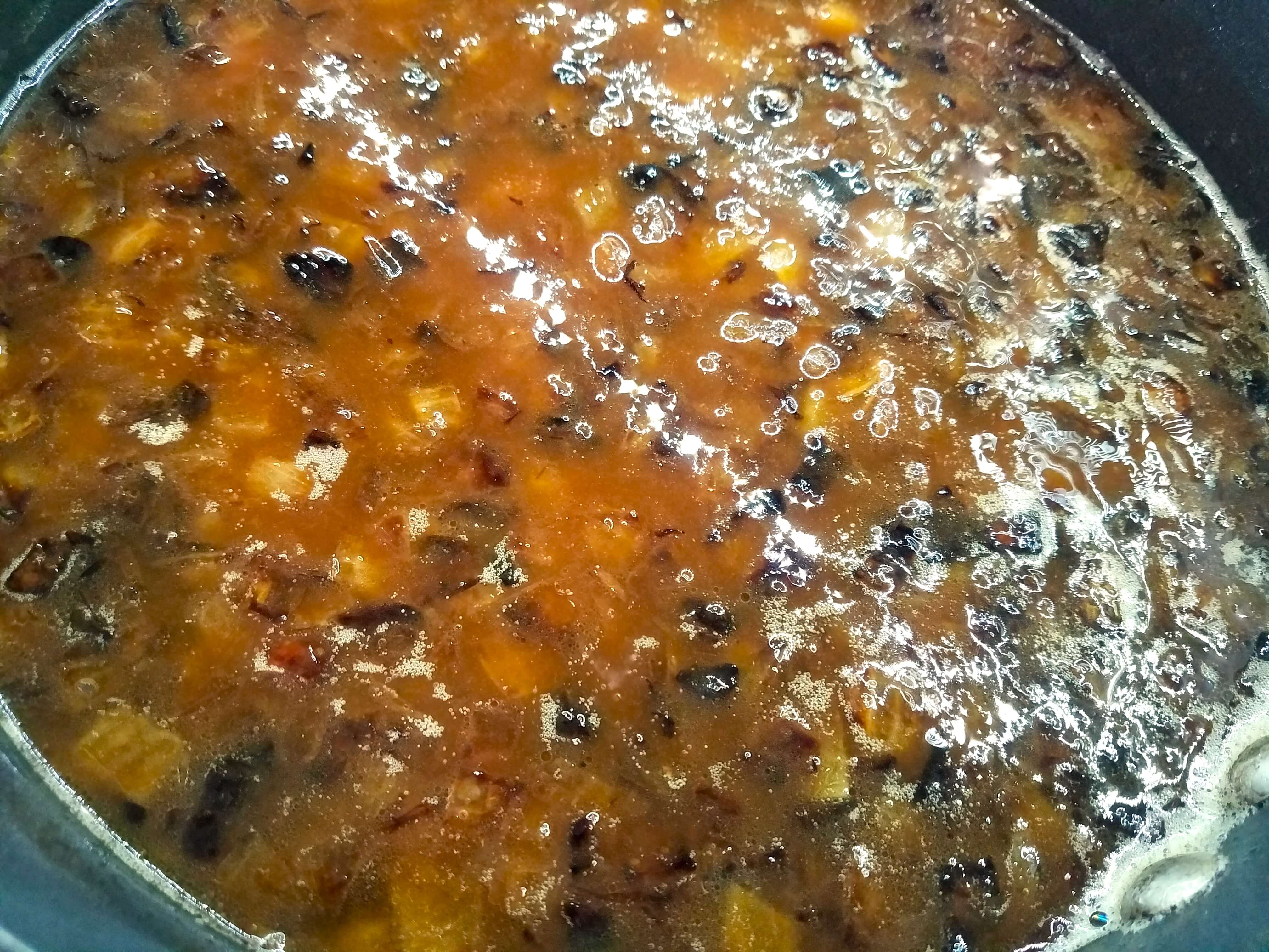 Sayadieh rice cooking covered over low heat